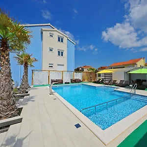 Nika Apartament Bibinje
